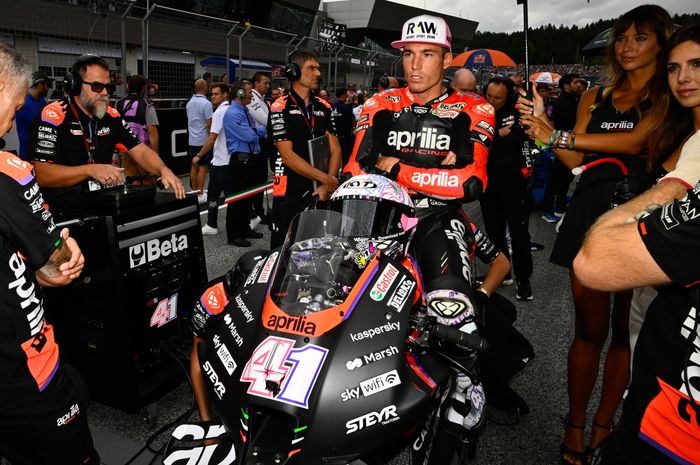 Aleix Espargaro sudah lima seri tak naik podium. Kansnya jadi juara dunia MotoGP 2022 kini kembali menipis. 