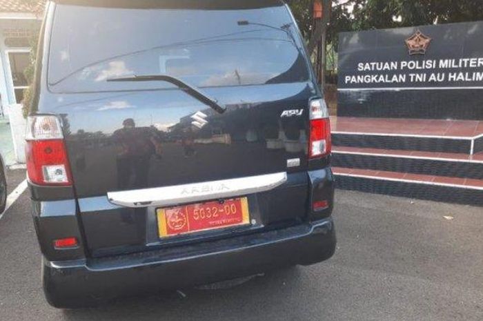 Suzuki APV berpelat dinas Mabes TNI palsu 5032-00 yang dipakai komplotan penculikan anak di Jakarta Timur