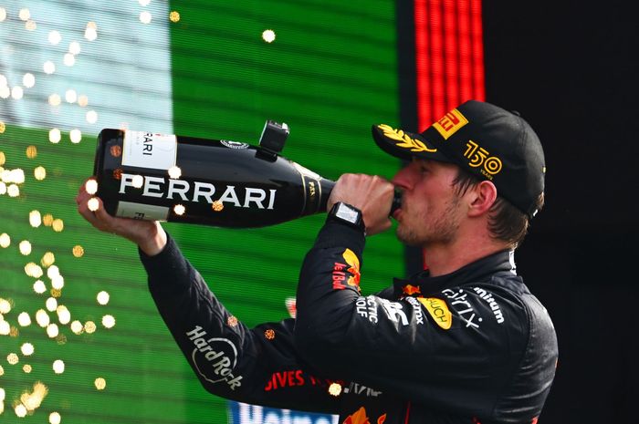 Empat kemenangan beruntun dan ketidak stabilan Charles Leclerc, bawa Max Verstappen berpeluang juara dunia lebih awal. 