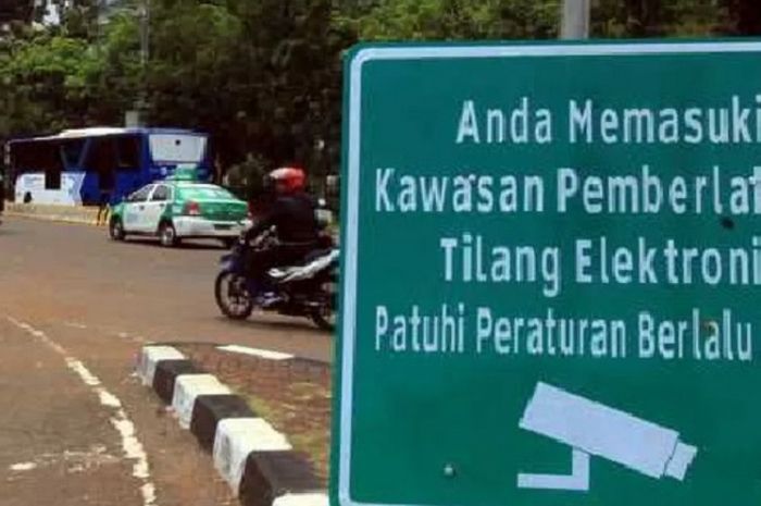 Ilustrasi, Sebanyak 12.697 kendaraan tertangkap kamera ETLE, begini cara bayar denda tilang elektroniknya.