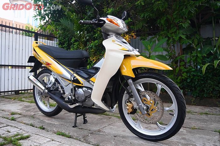 penampakan Yamaha 125ZR, motor 2-tak legendaris yang diketawain karena dikira motor bebek jadul.