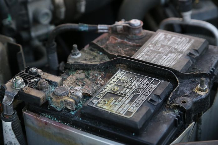 Ganti Aki Buat Mobil Bekas Pakai Ukuran Lebih Kecil, Awas Bisa Meledak