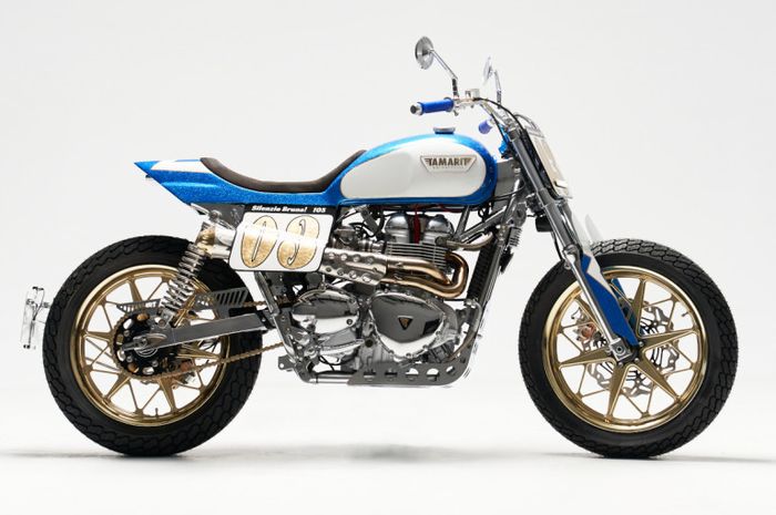 Triumph Bonneville T100 street tracker 