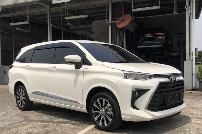 Side Body Moulding jadi aksesori tambahan di Toyota All New Avanza Luxury.