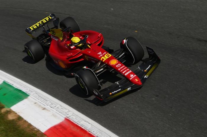 Charles Leclerc memimpin dominasi Ferrari di FP1 F1 Italia 2022