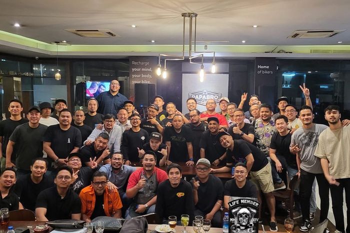 Pemilik motor Harley-Davidson yang tergabung dalam Sportster Indonesia (SI) mengadakan Barbecue Night sekaligus pengukuhan Presiden dan pengurus baru periode 2022-2024.