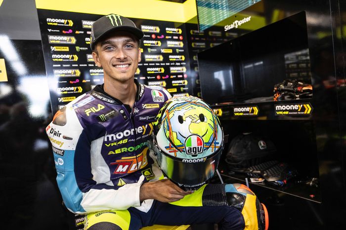 Luca Marini masih bertahan di Mooney VR46 Racing Team. Tim milik Valentino Rossi ini pertahankan skuat pembalap untuk MotoGP 2023. 