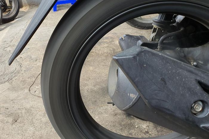 Tips Perbaikan Motor Bekas, Begini Cara Mengetahui Kondisi Mesin Motor dari Asap Knalpot