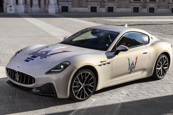Maserati telah mengungkap tampilan mobil baru Maserati GranTurismo.