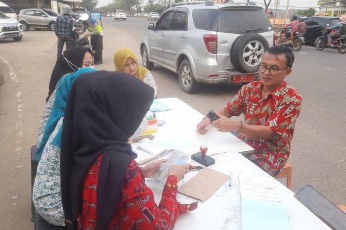 Daihatsu Terios pelat merah A 801 milik Dinas PUPR Banten terjaring razia, ketahuan ngemplang alias nunggak pajak setahun