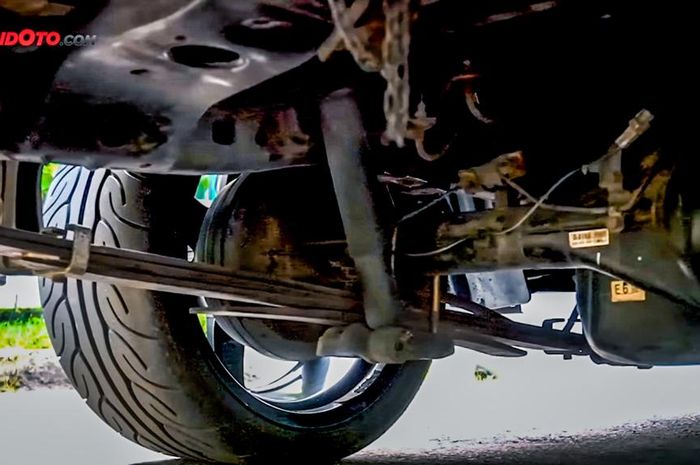 Ilustrasi per daun mobil