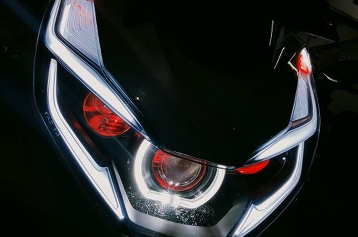 Upgrade lampu All New Honda PCX 160 menggunakan proyektor oleh RIC Lighting, jadi lebih terang dan fokus