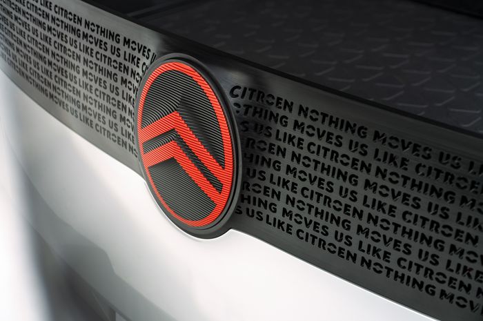 Citroen pamer logo baru sebelum resmi kembali ke Indonesia bersama Indomobil Group, bentuknya makin simpel.