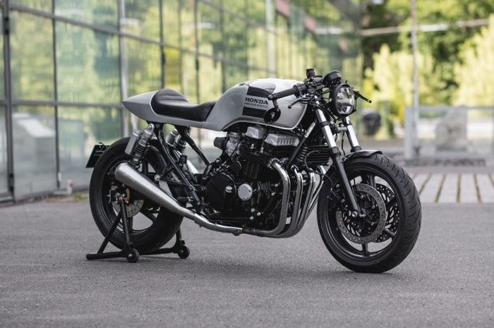 Honda CB750 RC42 cafe racer 