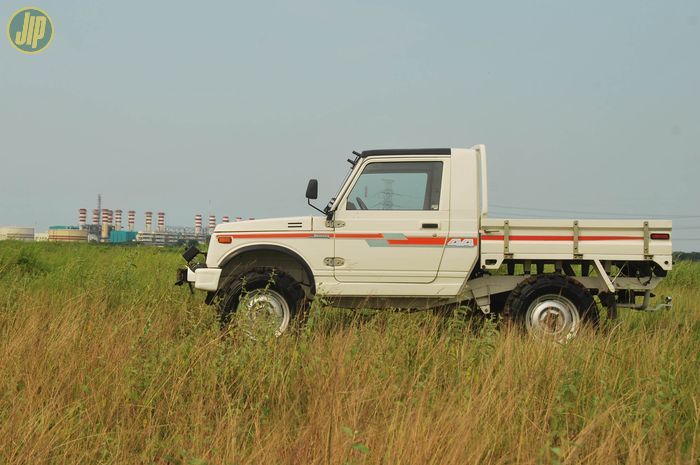 Suzuki Jimny Versi Stockman