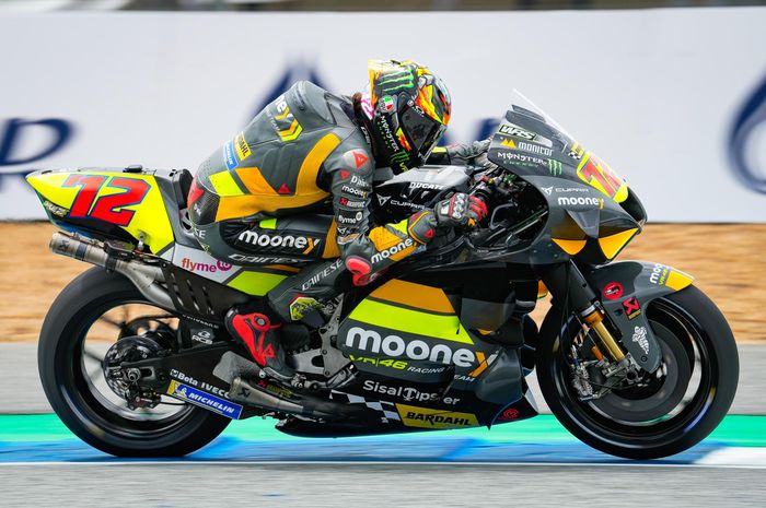 Marco Bezzecchi bikin Valentino Rossi bangga dengan kunci pole position pada kualifikasi MotoGP Thailand 2022