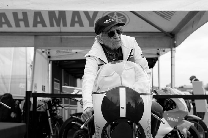 Pembalap legendaris MotoGP, Phil Read meninggal dunia di usia 83 tahun, pada Kamis (06/10/2022).