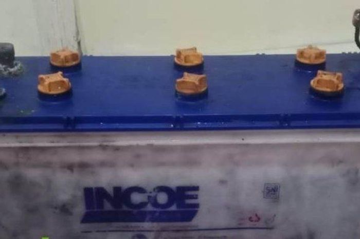 Barang bukti Aki bekas merek Incoe yang dijual dari hasil malingan