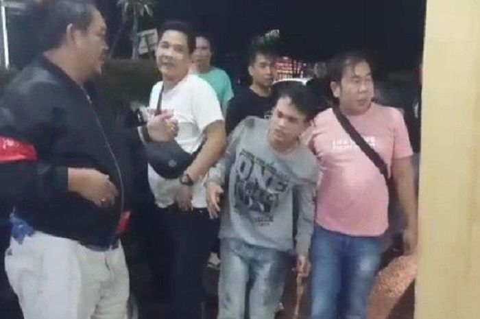 Hendra Juniarsyah (21), pelaku begal yang diringkus Satreskrim Polrestabes Palembang karena menggasak Honda BeAT anak anggota TNI di Palembang