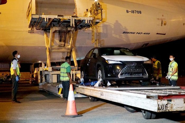 Lexus UX 300e tiba di Bandara Internasional Soekarno-Hatta