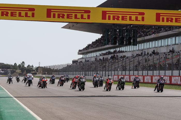 WorldSBK ubah regulasi, mandatkan sistem konsesi baru dan bahan bakar berkelanjutan, tidak berpengaruh di WorldSBK Indonesia 2022 kok.