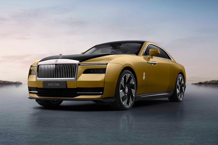 Rolls-Royce Spectre telah meluncur sebagai mobil listrik pertama Rolls-Royce.