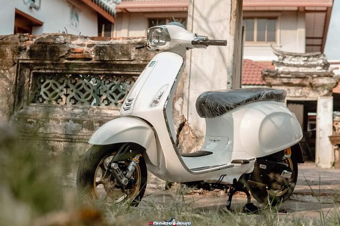 Modifikasi elegan Vespa Sprint 