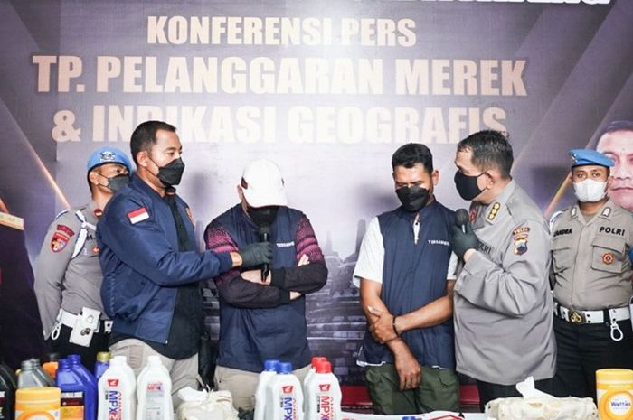 Polisi sudah ungkap sindikat pemalsuan oli di Jateng.