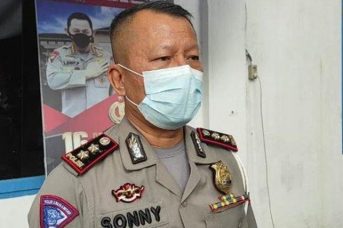 Kasatlantas Polrestabes Medan, AKBP Sonny W Siregar nyamar jadi pemohon untuk meringkus calo SIM licik