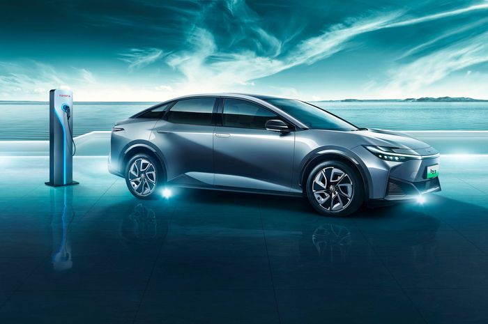 Toyota telah mengungkap mobil listrik Toyota bZ3.