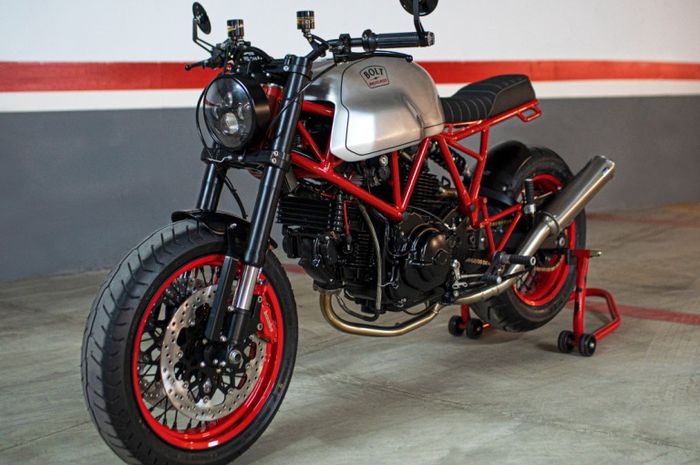 Ducati 750SS modern cafe racer 