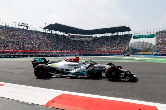 Lewis Hamilton ingin bertahan lebih lama di F1 bersama Mercedes