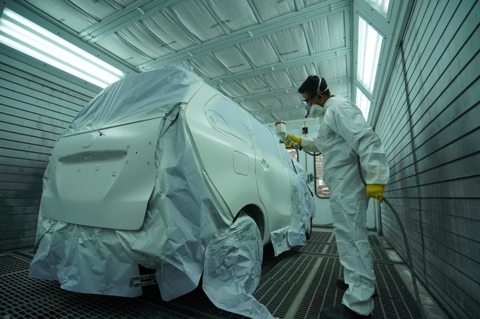 Auto2000 Pasar Kemis Kelola Limbah Bengkel Bodi &amp; Cat untuk mendukung pelestarian lingkungan.