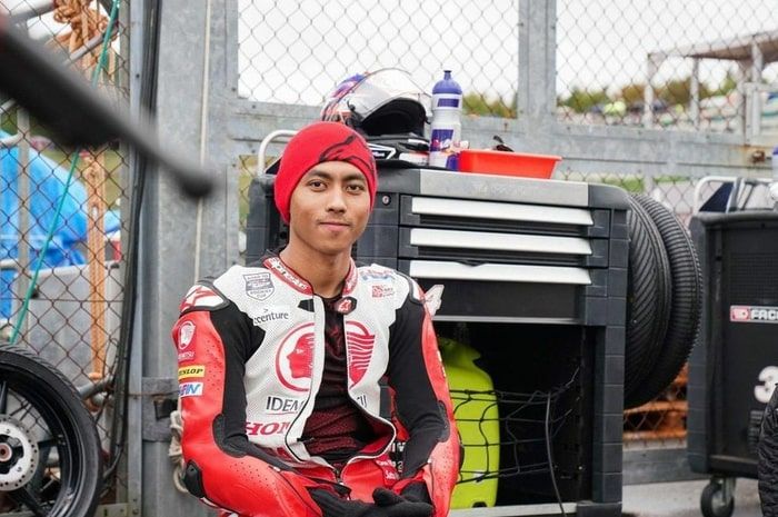 Pembalap Indonesia, Afridza Munandar terlibat crash di sirkuit Sepang pada 2019. 