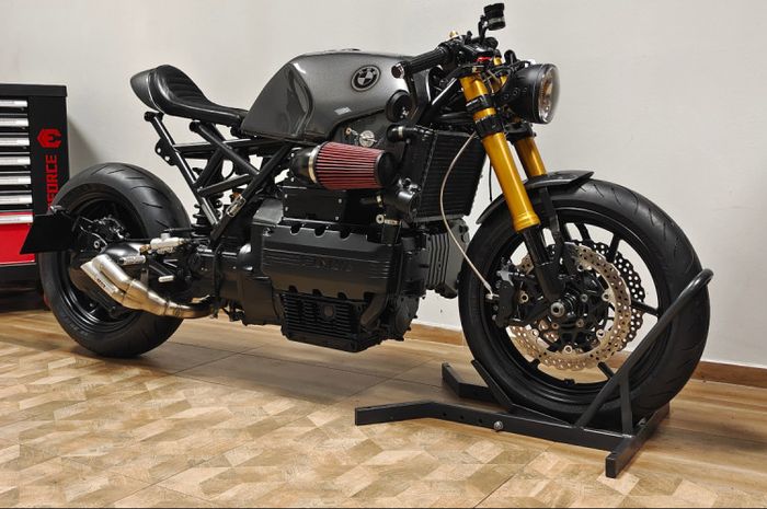 BMW K1100 bergaya cafe racer 
