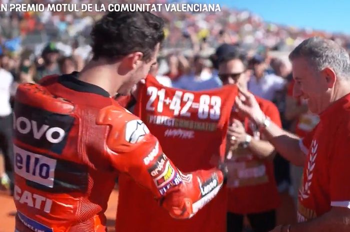 Arti nomor 21+42+63 selebrasi juara dunia MotoGP 2022 Pecco Bagnaia di MotoGP Valencia 2022