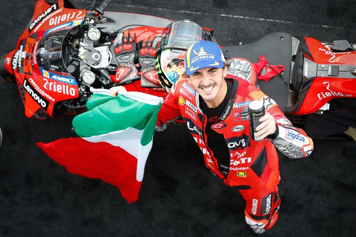 Francesco Bagnaia juara dunia MotoGP 2022 usai selesaikan hasil balap MotoGP Valencia 2022