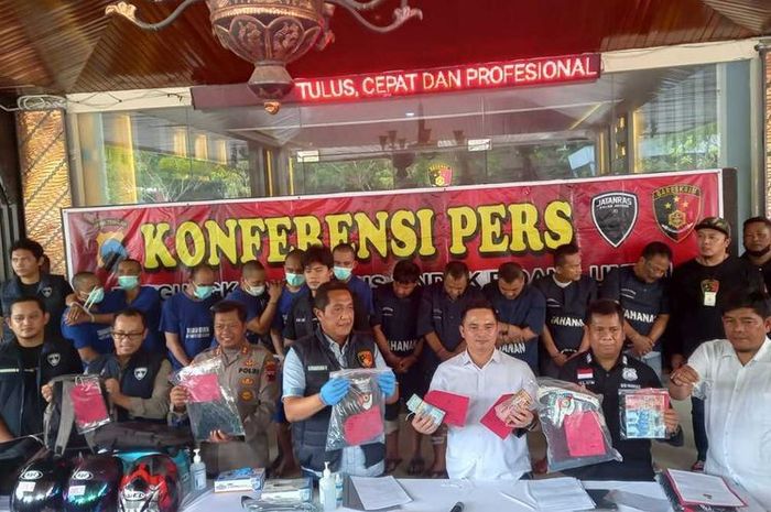 Belasan pelaku pencurian moduh pecah kaca diamankan oleh Polda Jateng.