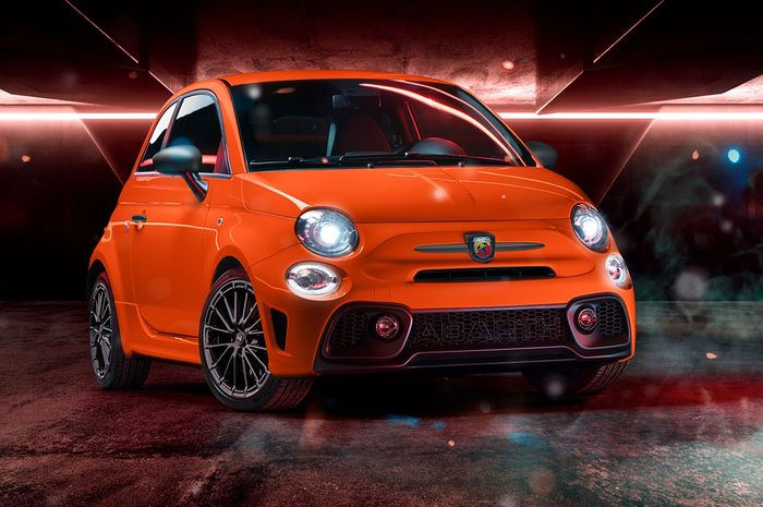 Abarth masih melanjutkan Fiat 500 Abarth untuk model 2023.