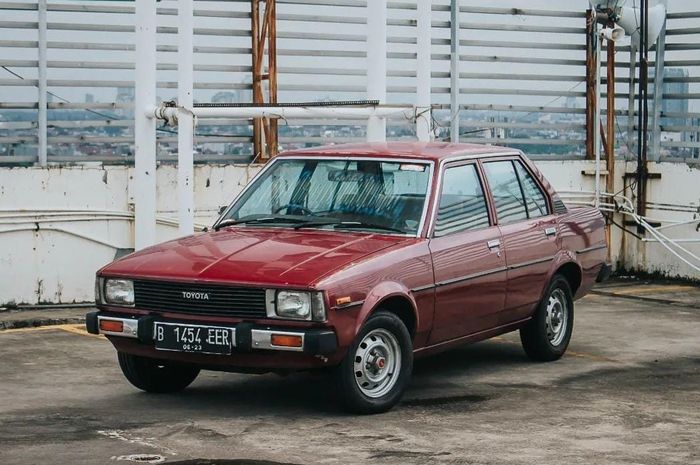 Toyota Corolla DX 1981 kondisi orisinal dijual