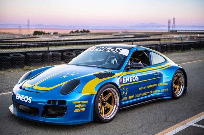 Modifikasi Porsche 911 GT3 bercita rasa Subaru Impreza STI hasil kolaborasi Eneos dan DevSpeed ​​Motorsports