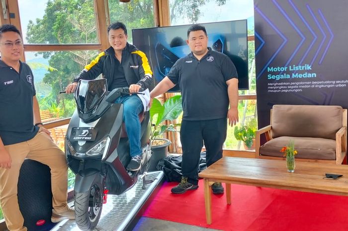 Peluncuran United E-Motor TX3000