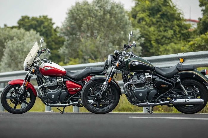 Royal Enfield Super Meteor 650 hadir dalam dua varian, standar dan Tourer