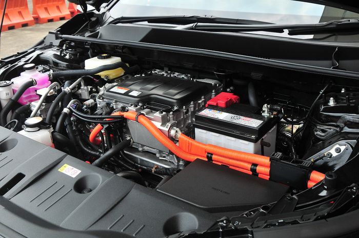 Kabel Oranye Mobil Listrik Tanda Enggak Boleh Asal Dipegang