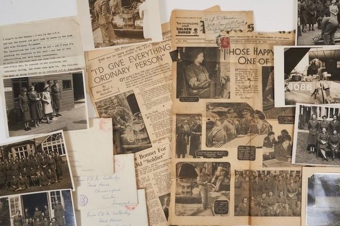 SIM, foto, surat dan beberapa kliping koran mendiang Ratu Elizabeth II dijual, laku Rp 120 juta