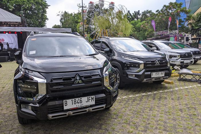 PT Mitsubishi Motorss Krama Yudha Sales Indonesia (MMKSI) menyerahkan 50 unit New Xpander Cross kepada konsumen di Gandaria City Mall