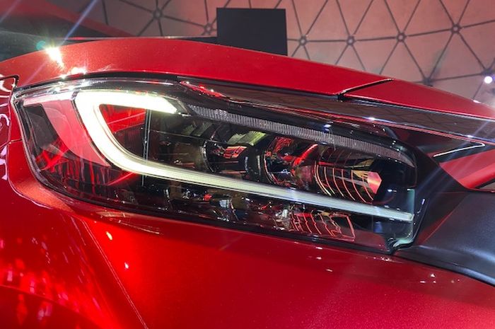 Headlamp Honda WR-V tipe RS with Honda Sensing menggunakan LED