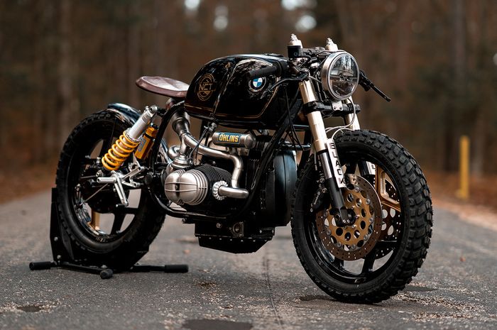 BMW R100RT bergaya scrambler, bobber, dan cafe racer.