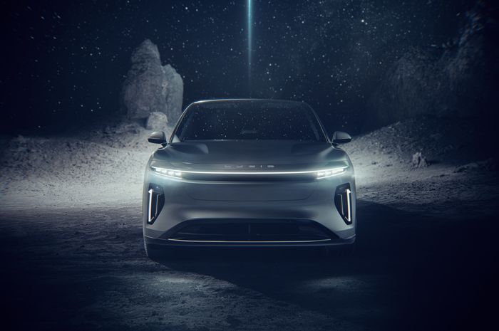 Teaser mobil baru Lucid Gravity yang akan menyapa konsumen pada 2024.