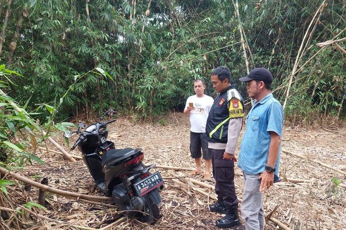 Honda Vario ditemukan di dekat pohon bambu